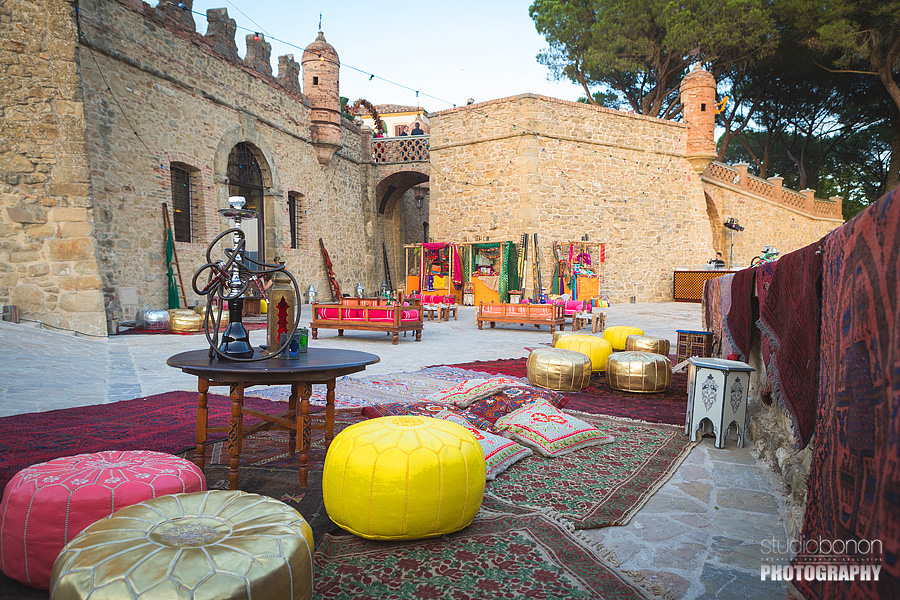 027-indian-wedding-market-solfagnano-castle-hookah-narghile