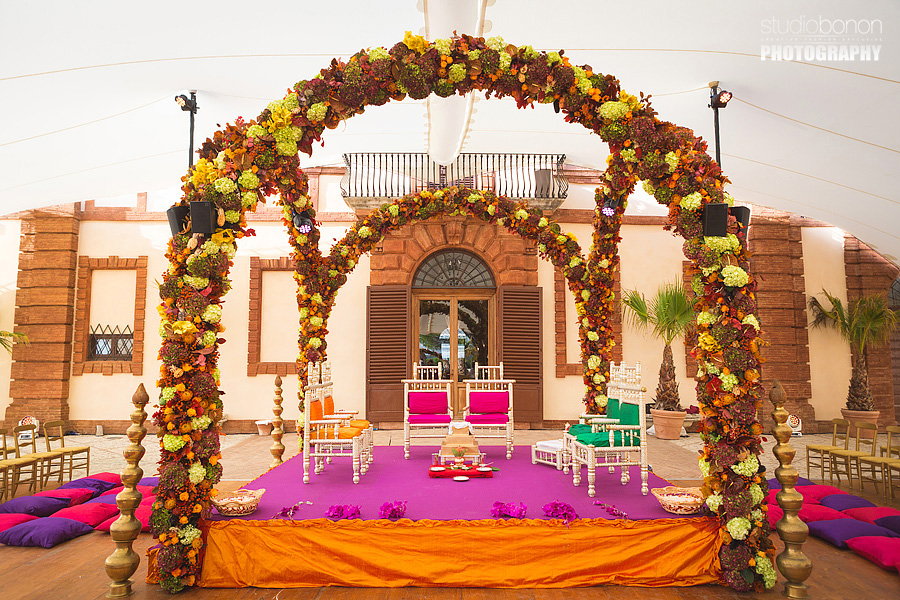 070-epic-ceremony-setting-by-sarah-potier-solfagnano-castle-indian