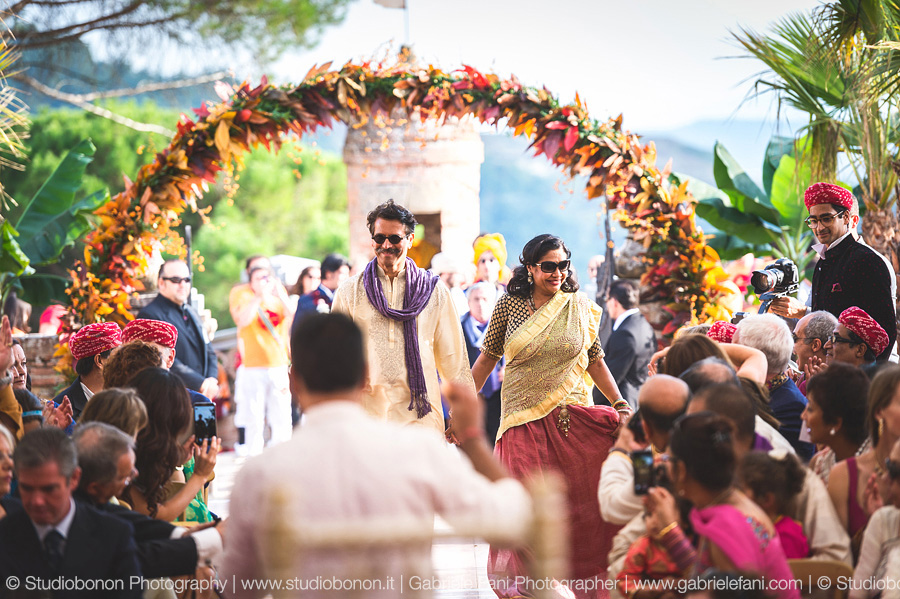 088-indian-wedding-entrance