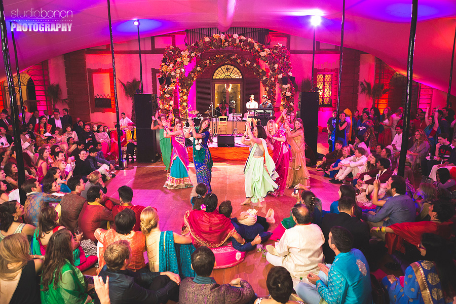 145-epic-wedding-party-dancers-indian