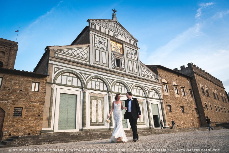 044-bride-and-groom-in-love-elopement-in-florence