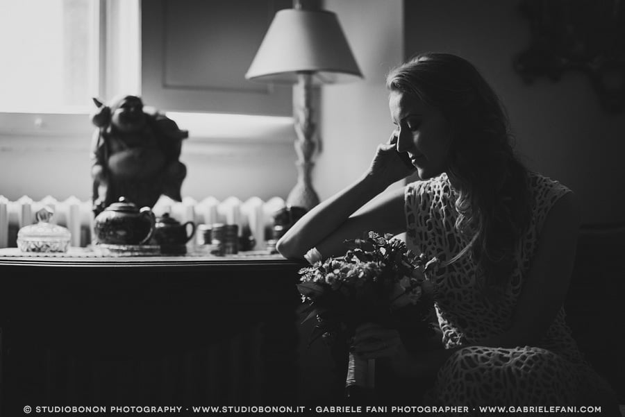 024-love-this-moment-of-the-bride-balck-and-white