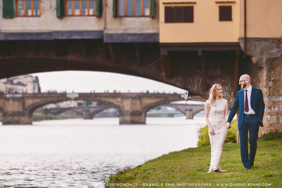 103-real-wedding-in-florence-bride-groom-reportge-love-old-bridge