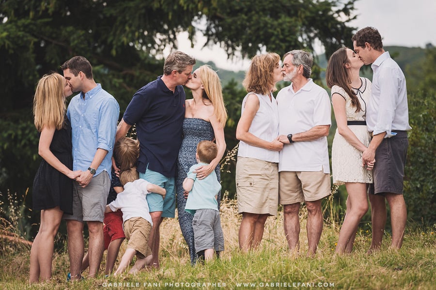 020-family-photography-in-tuscany-at-villa-il-castellaccio