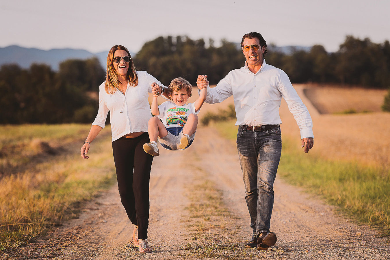 Tuscany countryside vacation photographer Gabriele Fani available for family photo session.