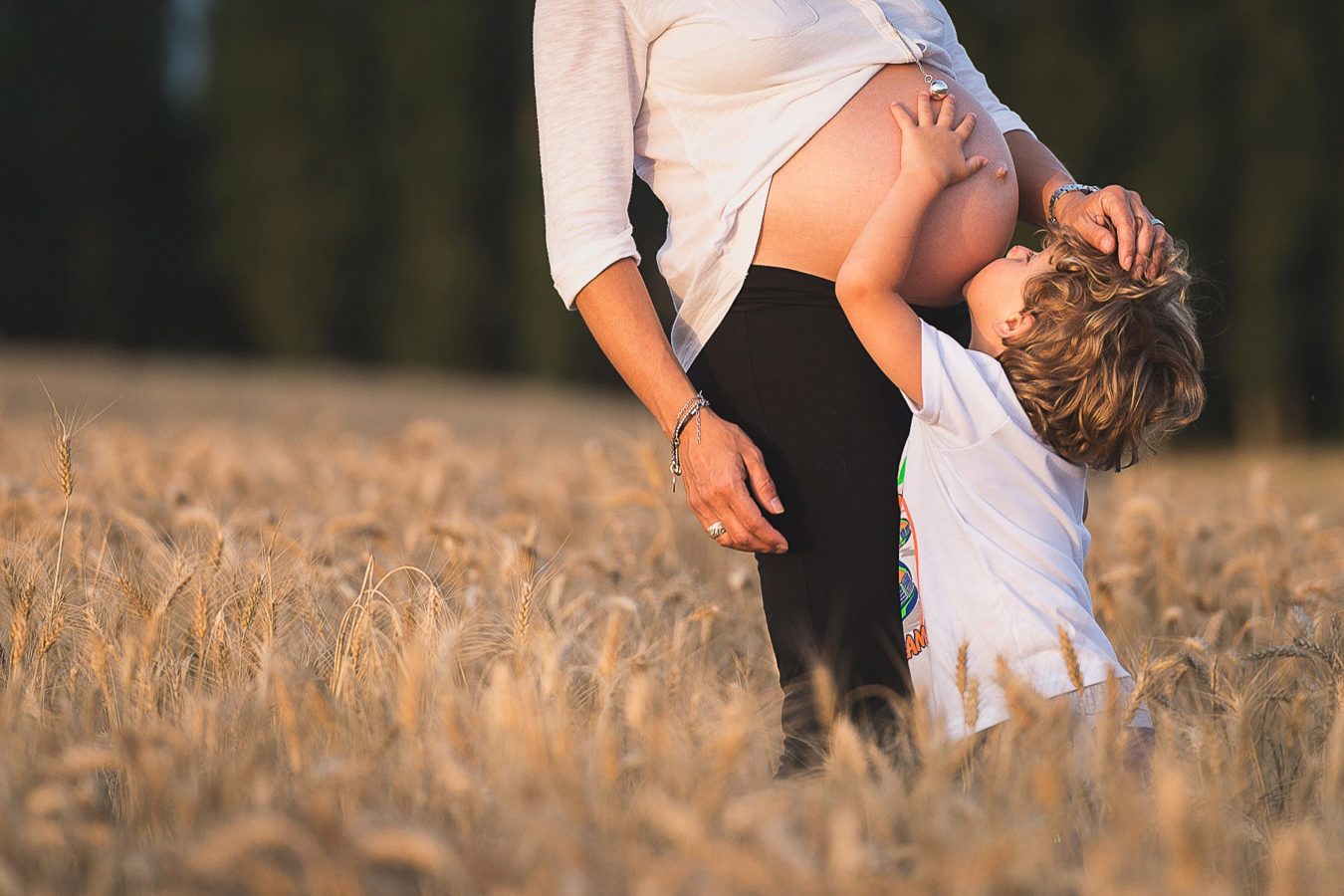 Tuscany countryside vacation photographer Gabriele Fani available for family photo session.