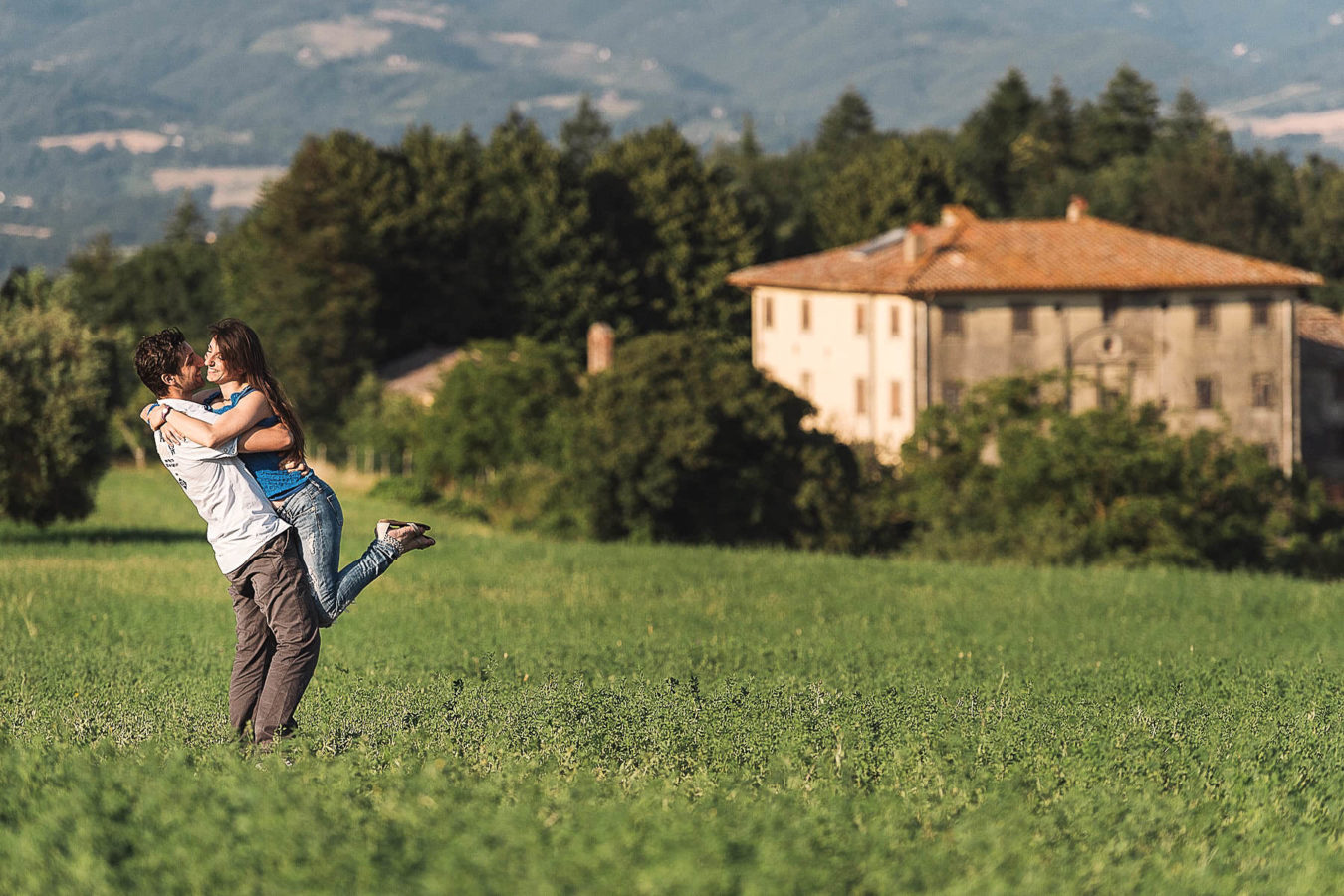 Couple engagement photo in Mugello, Tuscany
