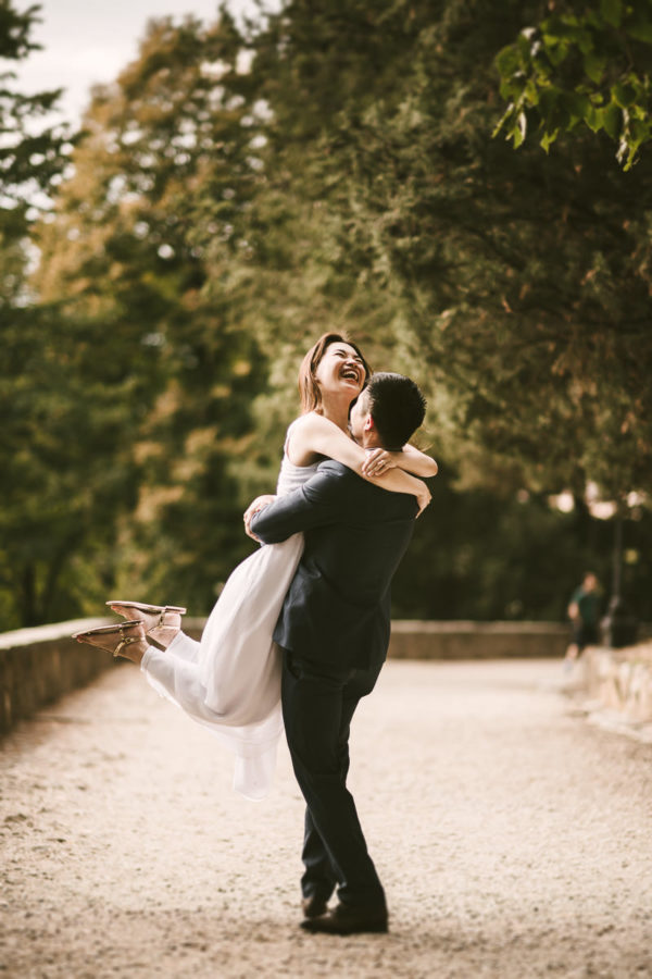 Lovely authentic and genuine moment of love. Florence engagement photo service by Gabriele Fani photographer