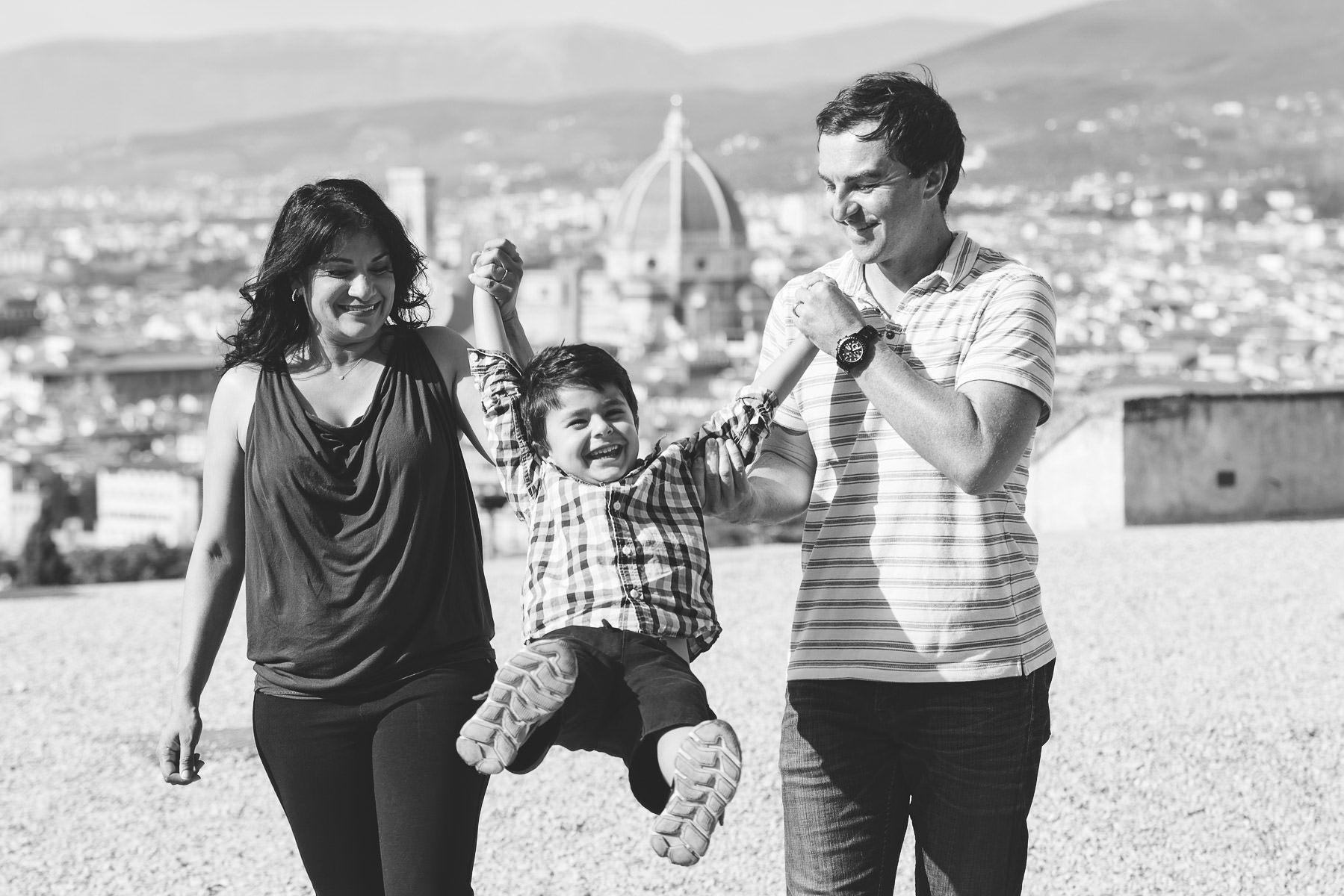 Love to capture life beauty especially in family photo service