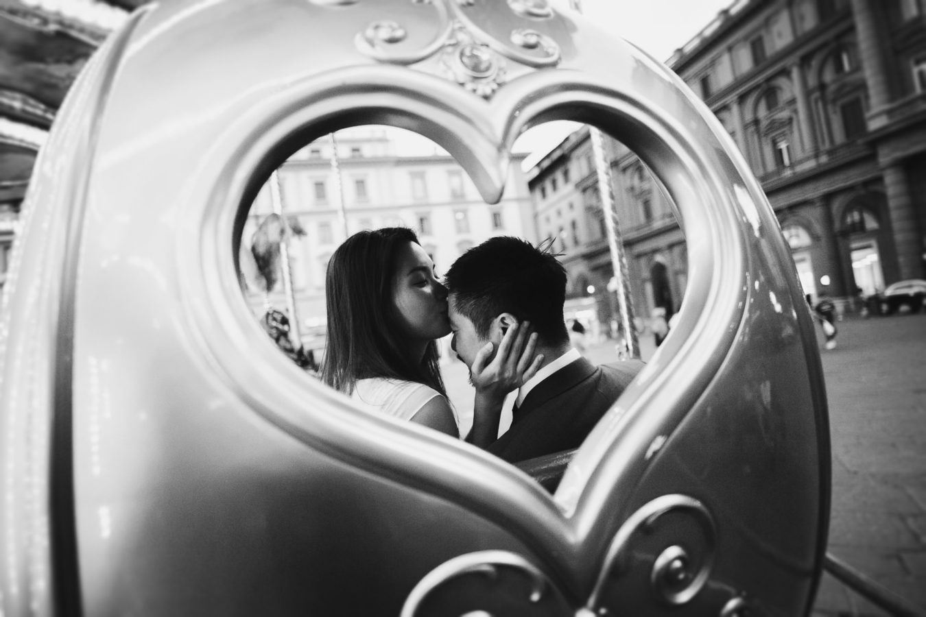 Lovely authentic and genuine moment of love. Florence engagement photo service by Gabriele Fani photographer