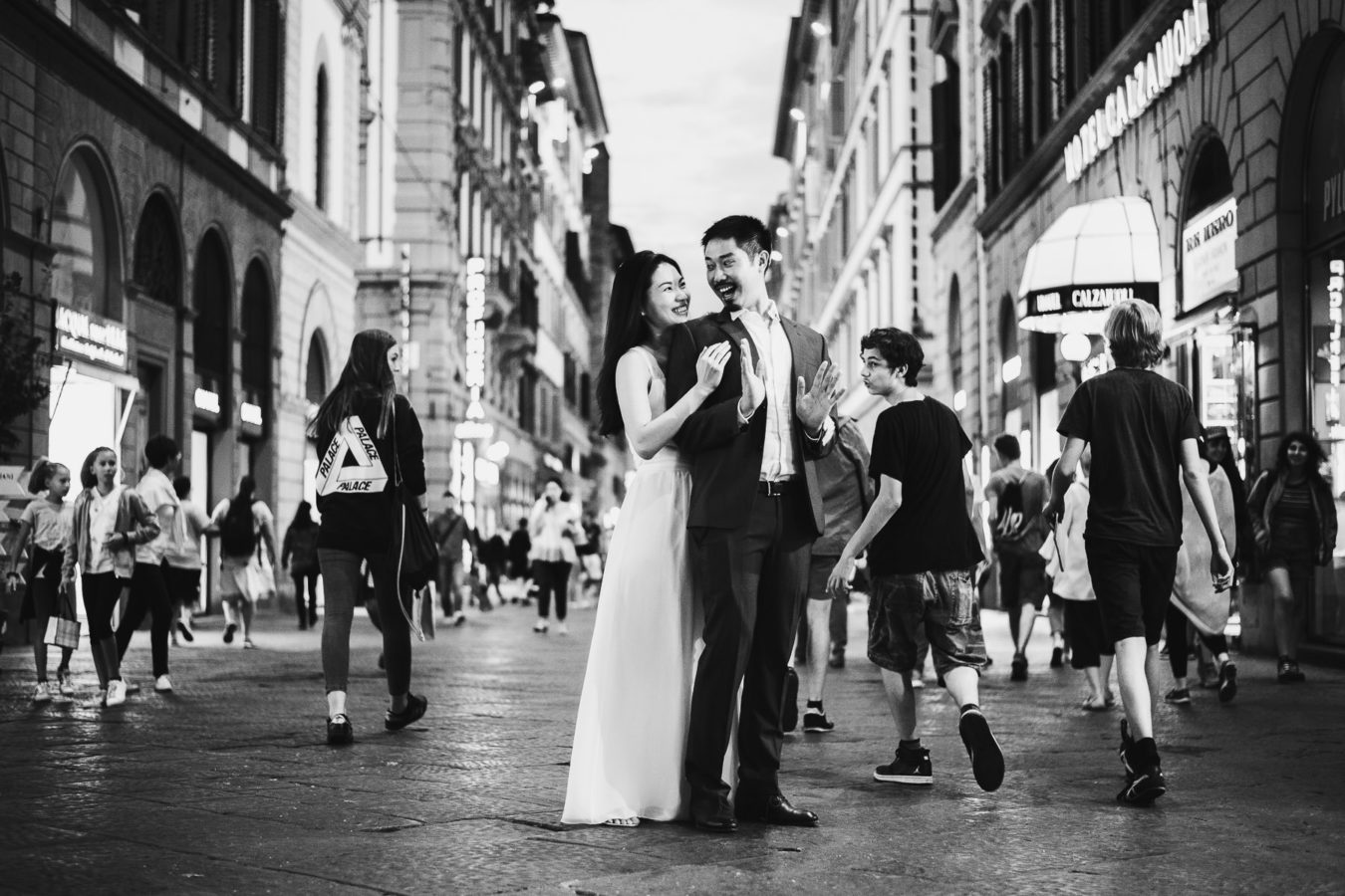 Pre-wedding engagement candid picture in Florence street