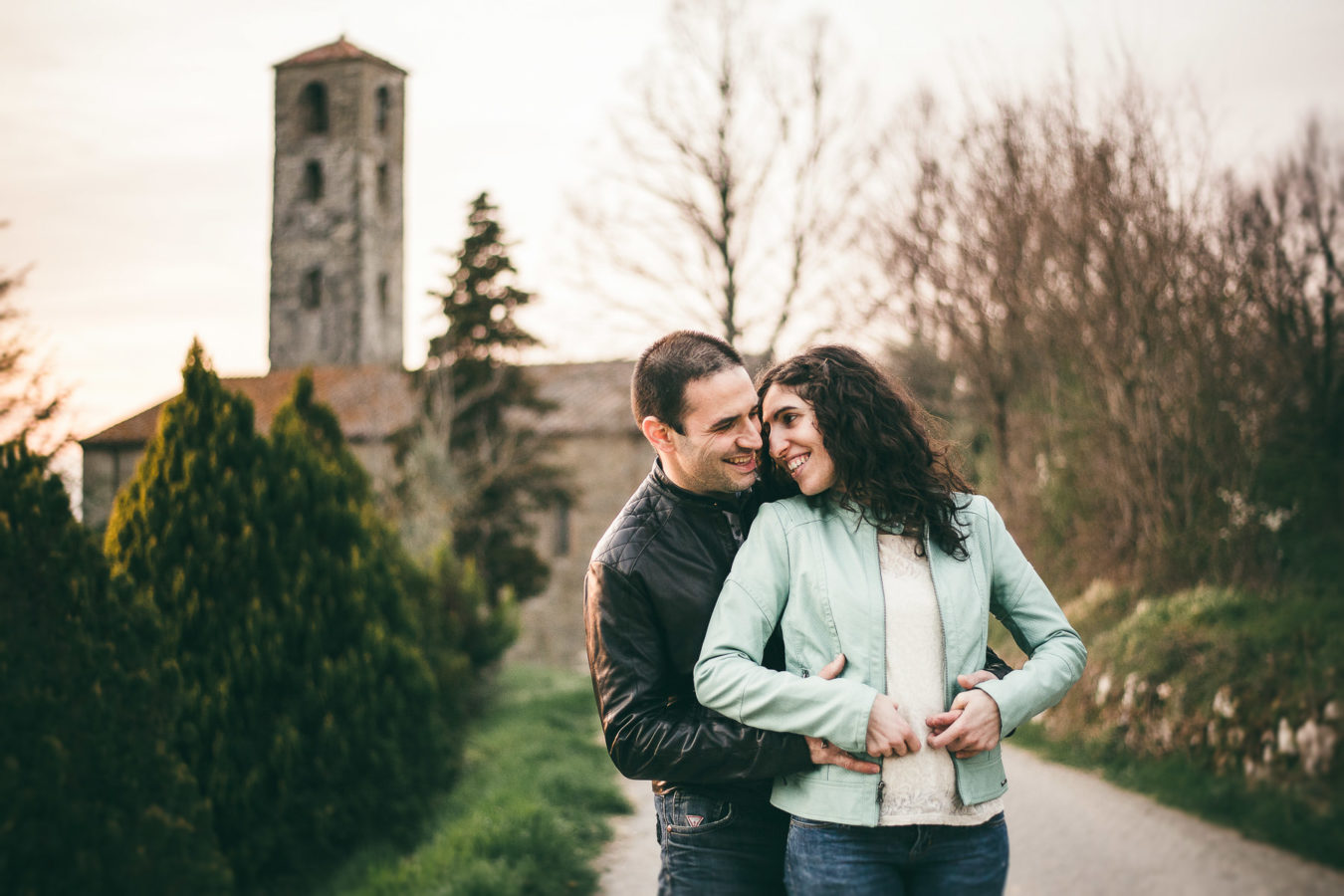 Elegant, intimate and delicate couple portrait. Pre-wedding photo shoot in Tuscany countryside Mugello