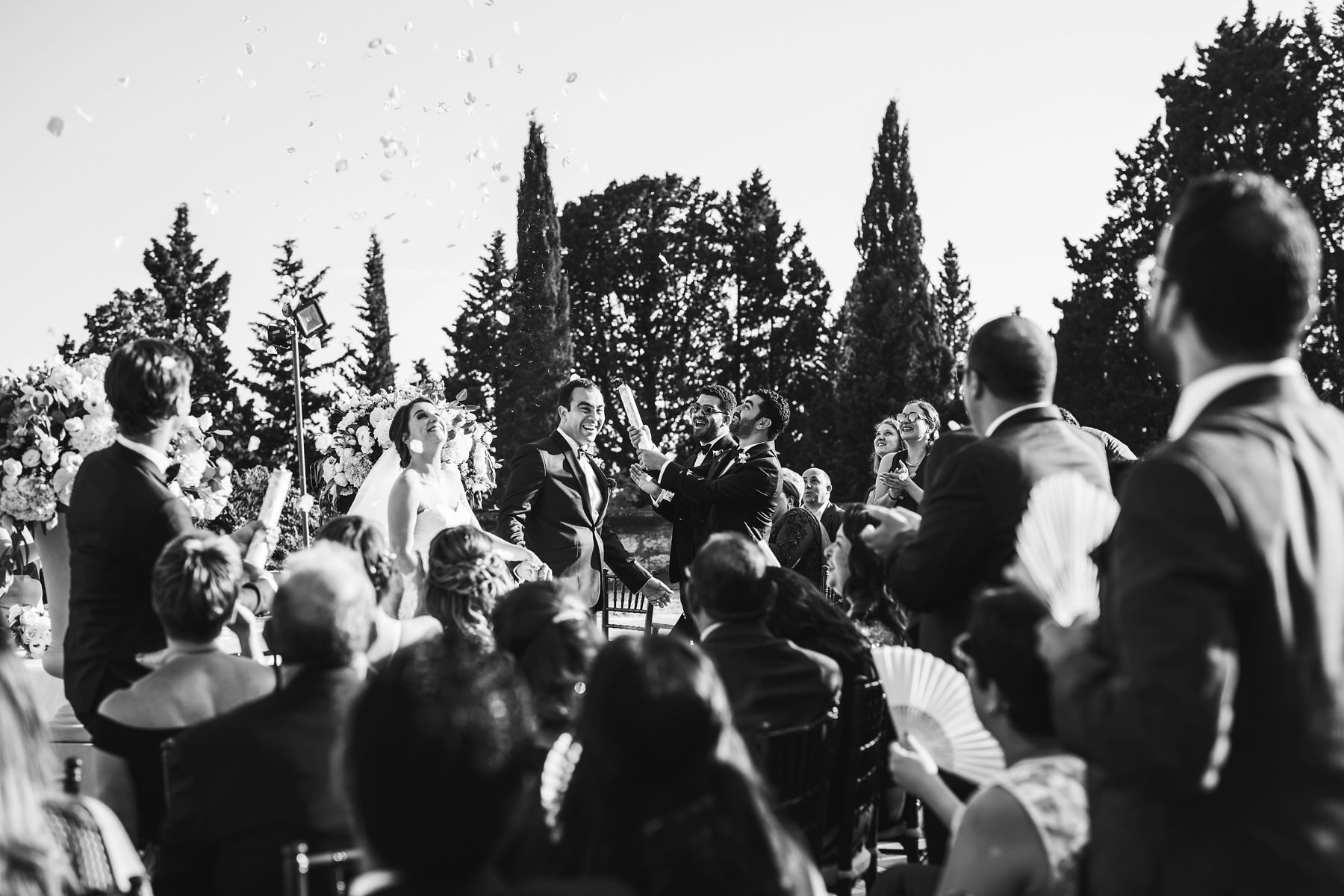 A destination wedding in Italy is a great way to make a special day even more unforgettable. Get inspired and take the extra step: your precious love deserves to be celebrated properly!
