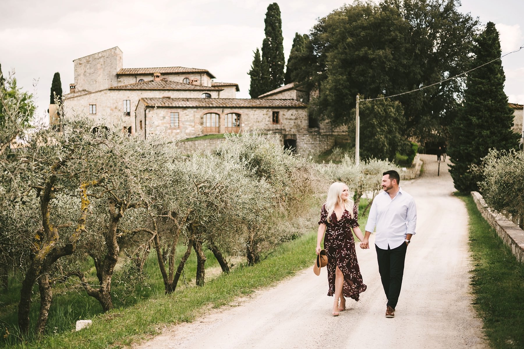 Couple portrait in Tuscany countryside gorgeous venue at Castello La Leccia