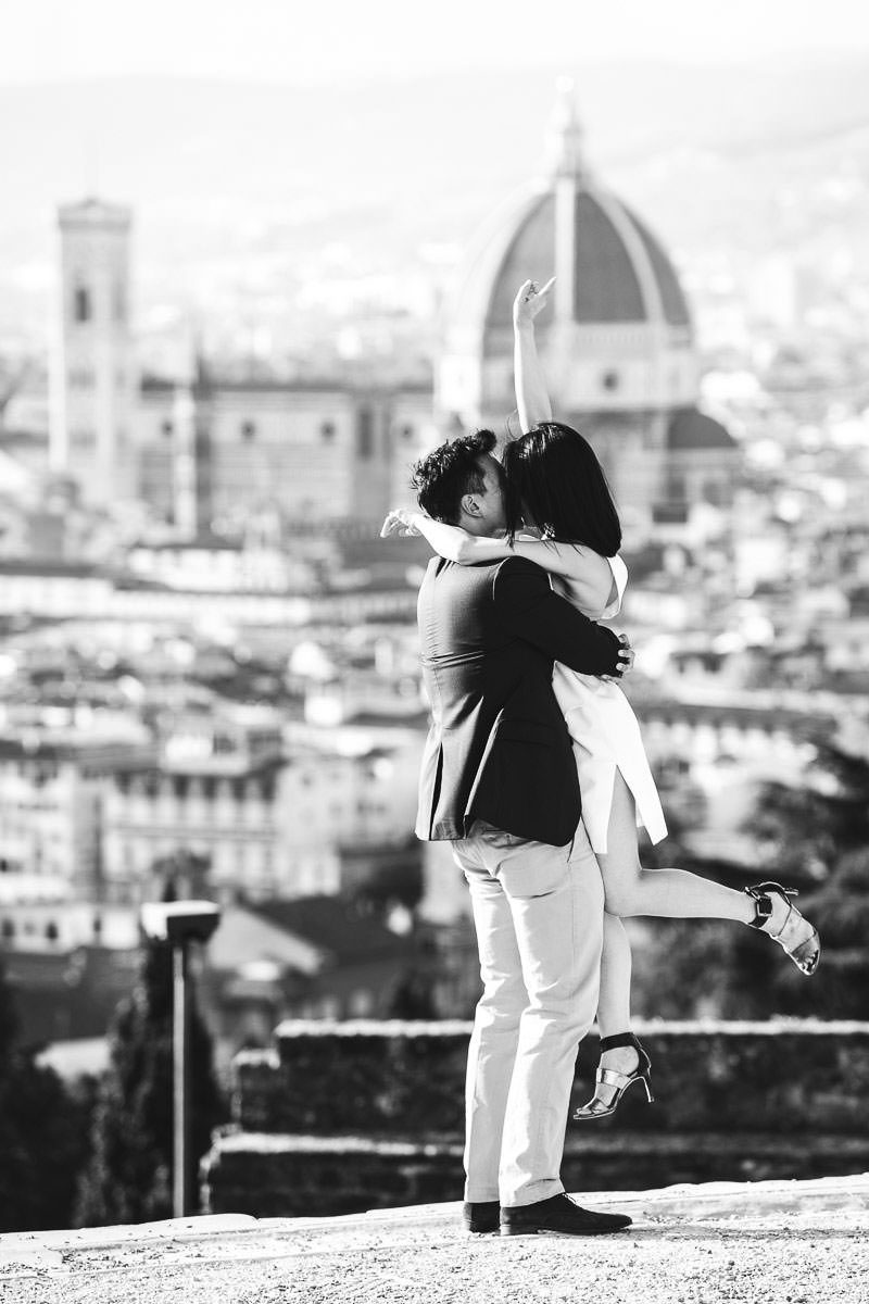 Get her to say Yes with a romantic surprise proposal in Florence
