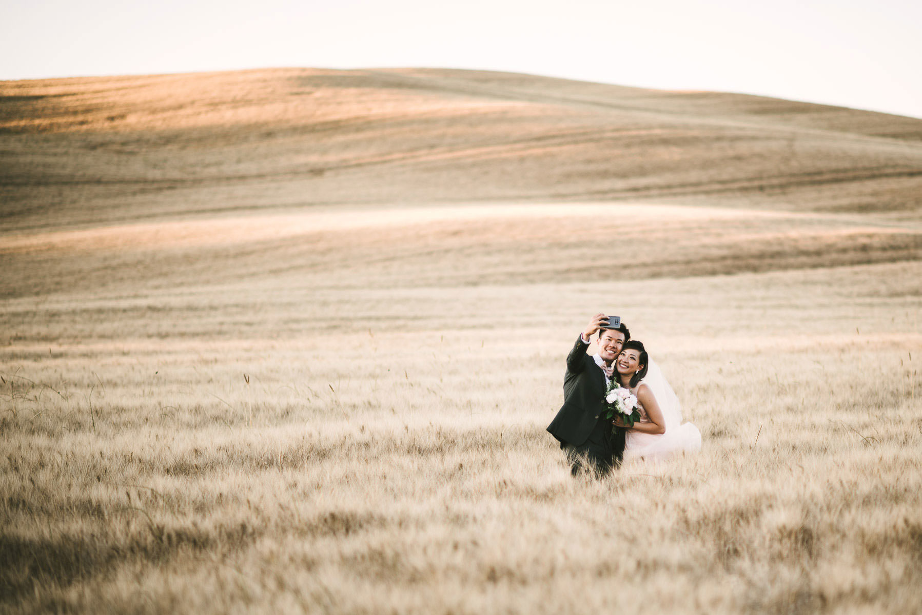 How to have honeymoon photos in Tuscany to treasure forever