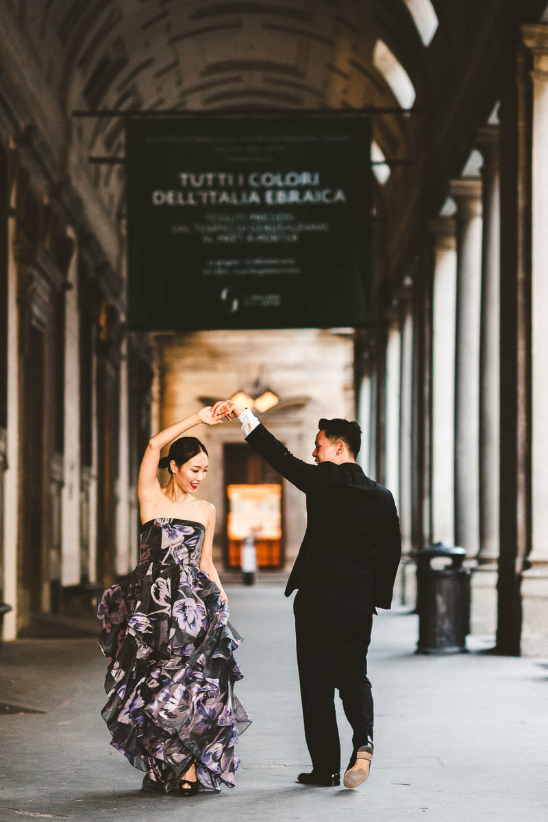 Having both engagement and wedding photos taken by the same person is one of the best gifts you can give to yourself. Not only because you will double the number of incredible images of your love to cherish, but also because you get the chance to familiar