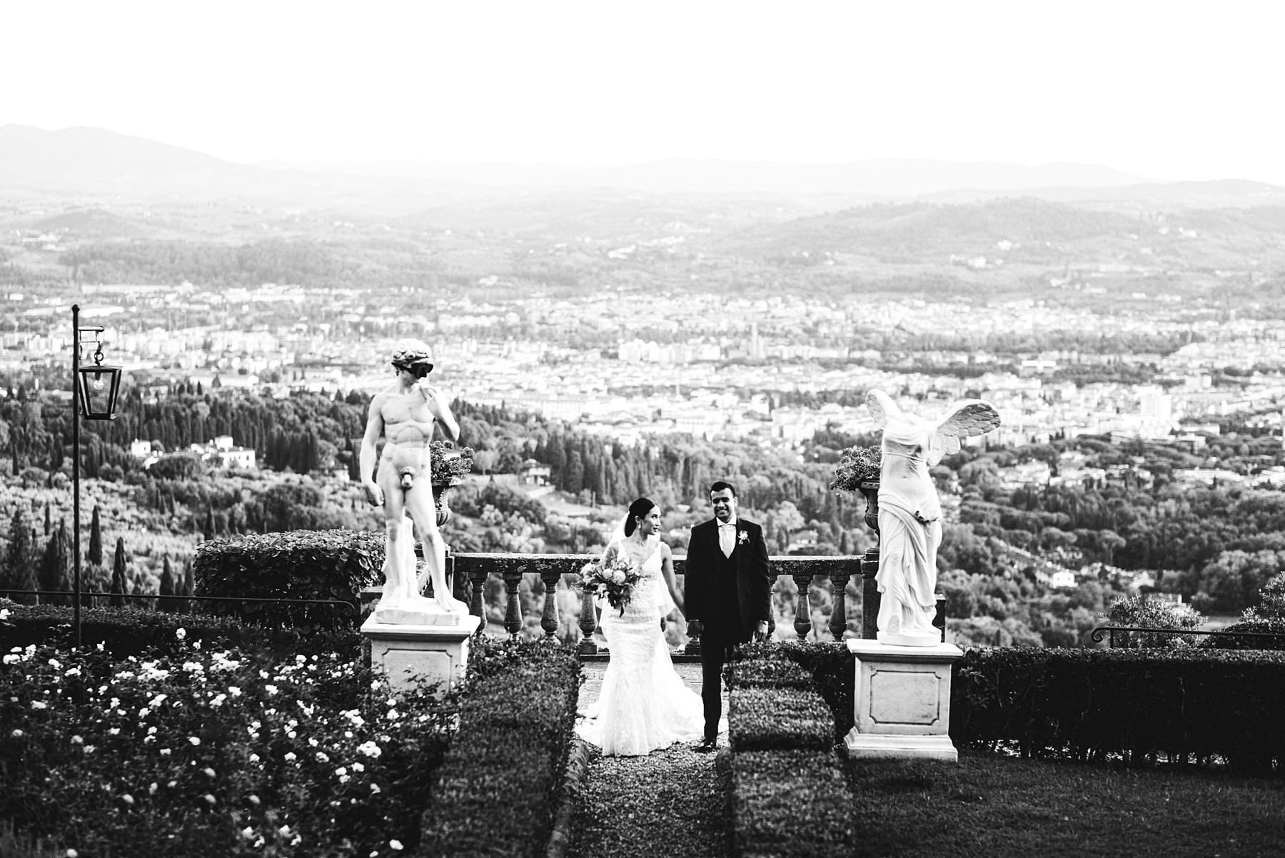 Graceful prewedding sunrise photos in Florence and intimate wedding in Italy at the incredible Belmond Villa San Michele. When you choose to have an intimate wedding in Italy, you might as well enjoy it at the fullest even before the big day itself. How? For example shooting dreamy sunrise photos to celebrate your engagement, and then saying “I do” in a breathtaking location right out of Florence. This is what Liza and Justin did. Bridal gown by Martina Liana
