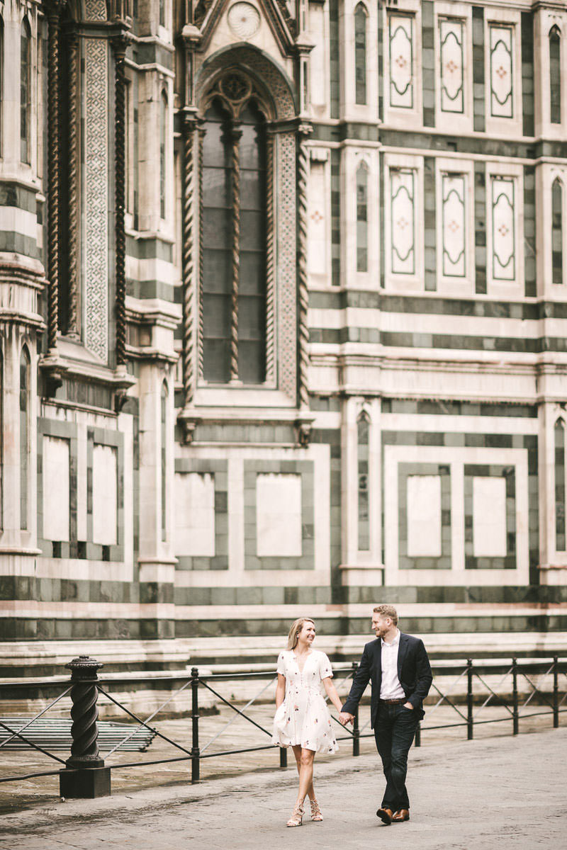 Why choose a sunrise timeless shooting for your engagement photos