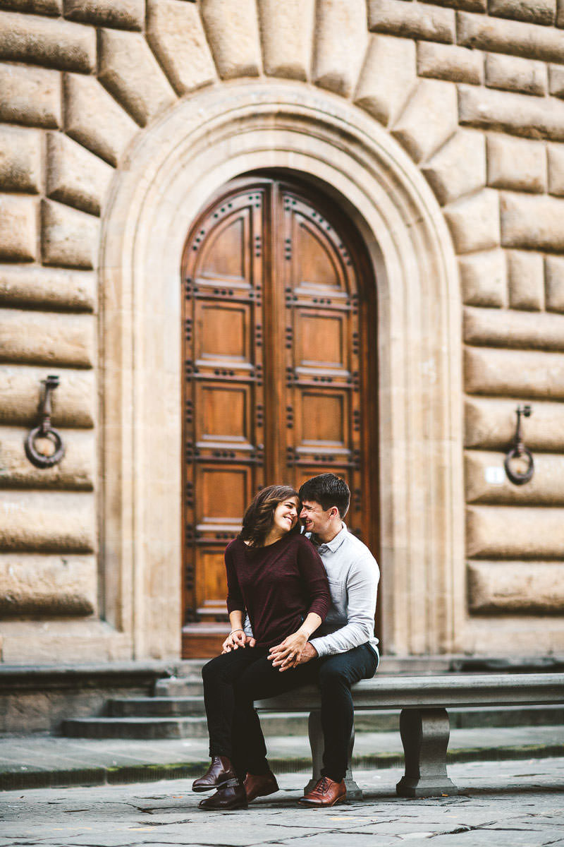 Elegant and romantic couple portrait vacation photo shoot in the heart of Florence