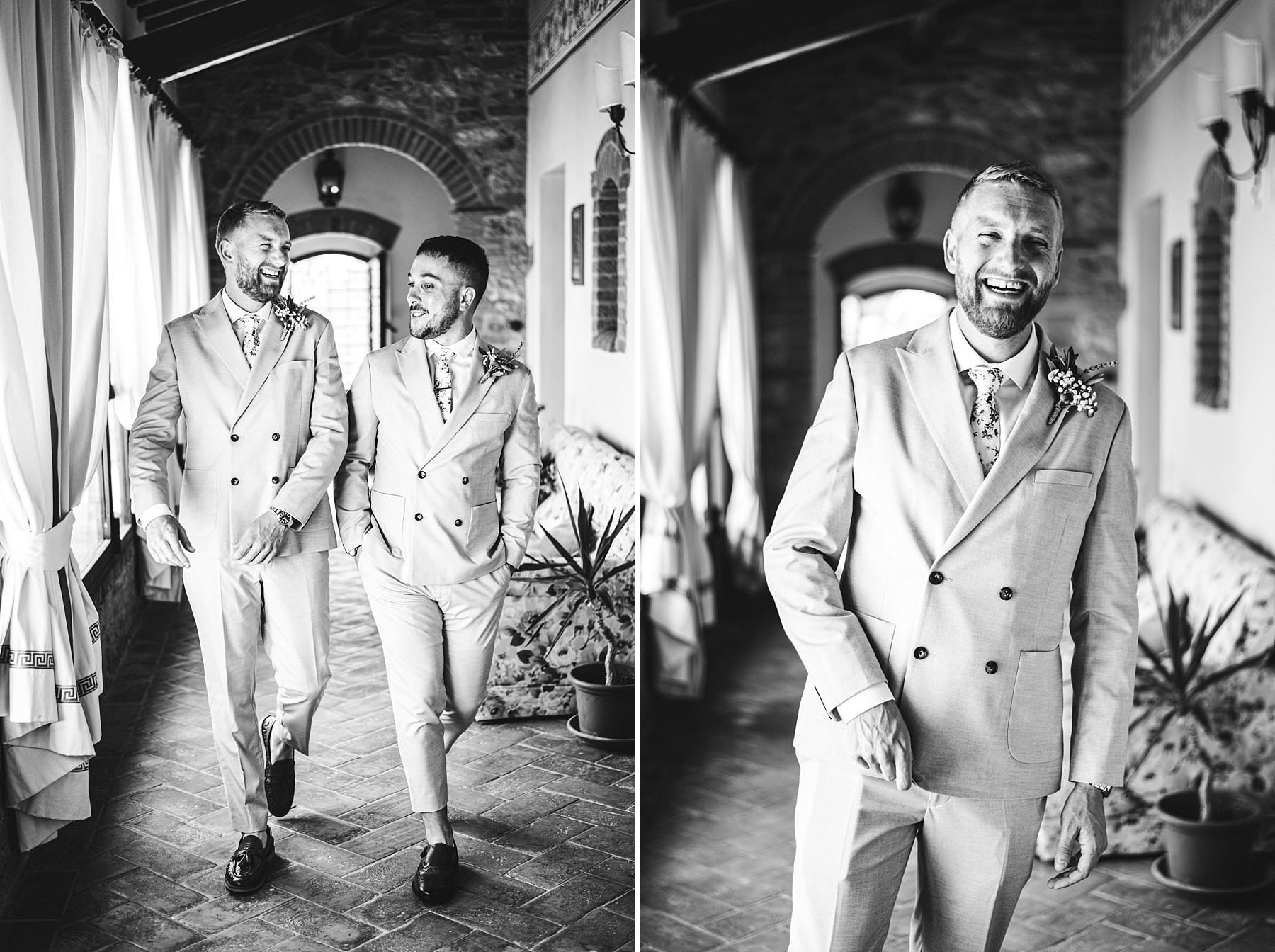 Candid and genuine wedding photo with groom Sam and groomsmen during preparation just before the intimate wedding ceremony at Villa Boscarello in Val d’Orcia