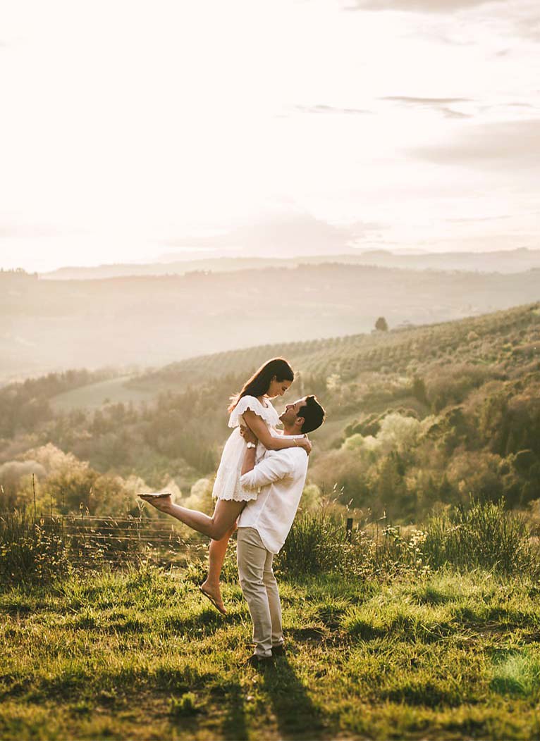 Incredible and breathtaking engagement photo session surrounded by the beauty of Tuscany countryside. Give yourself enchanting memory to cherish forever, your love deserves to be celebrated