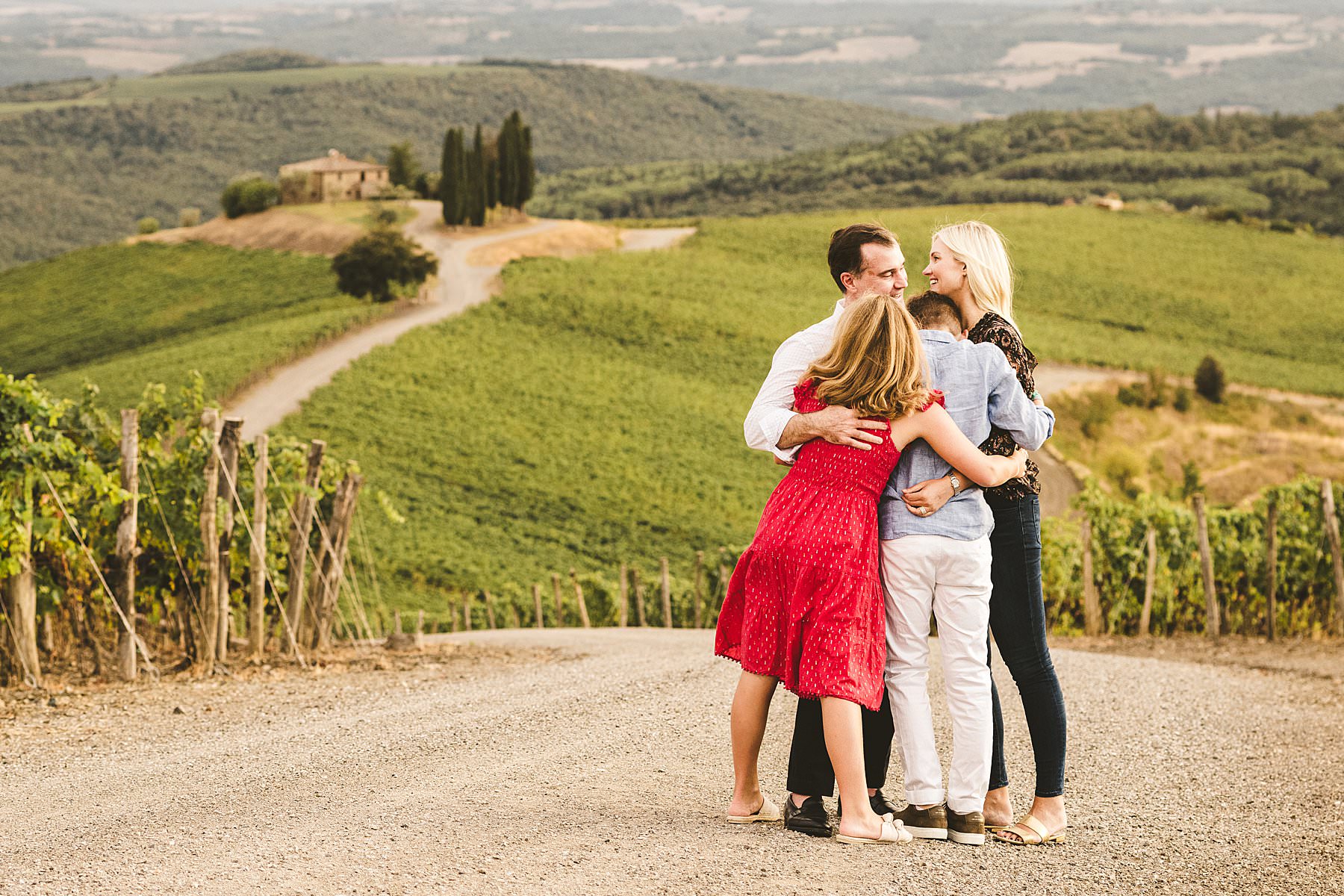 Sweet family photos in the astounding Val d’Orcia in the private vineyard, called “Capanna”. Such a breathtaking and unforgettable spot!
