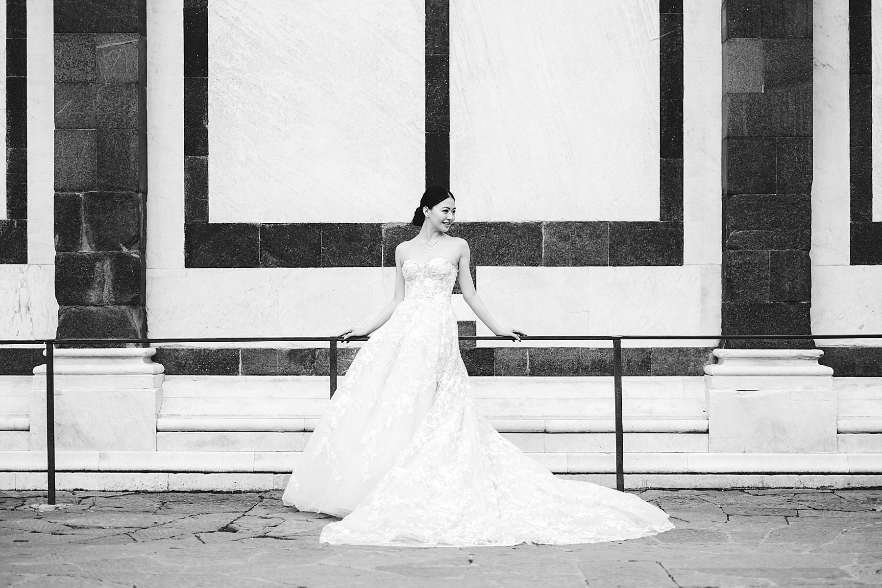 Beautiful bride pre-wedding photo shoot in Florence at the Duomo