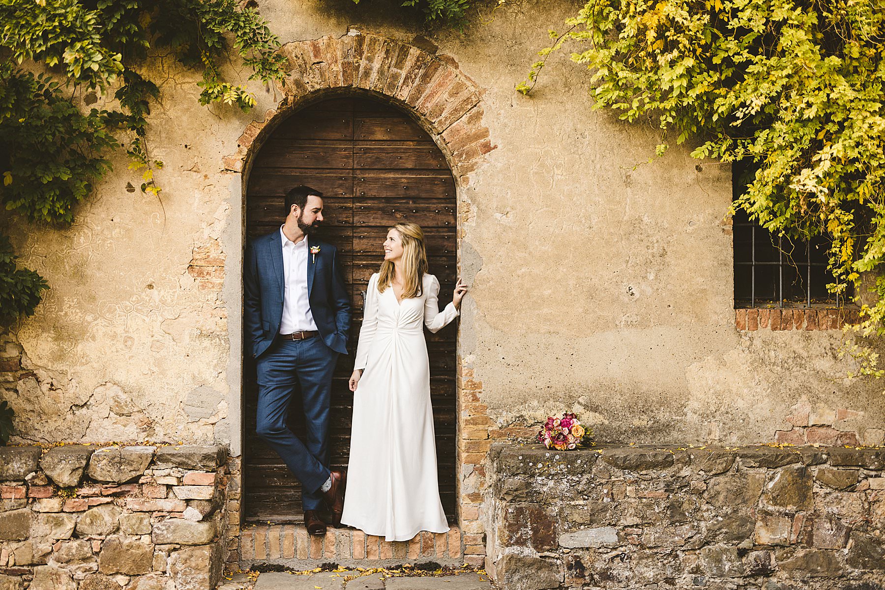 Lovely and classic elopement wedding photo shoot in Tuscany near Montalcino at Conti Costanti wine estate