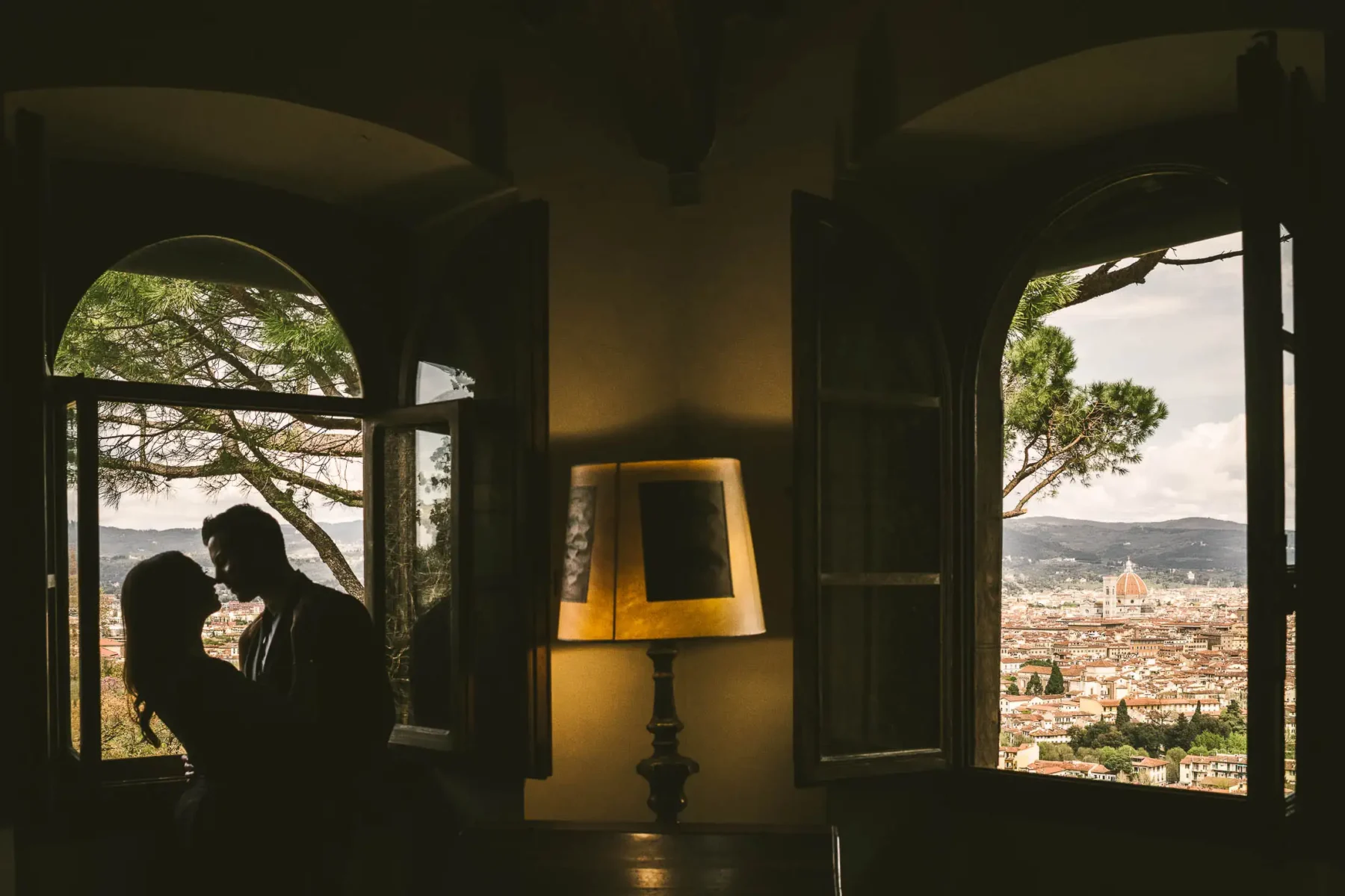 An incredible and breathtaking engagement photo session completely customised at historical residence of Torre Bellosguardo in Florence