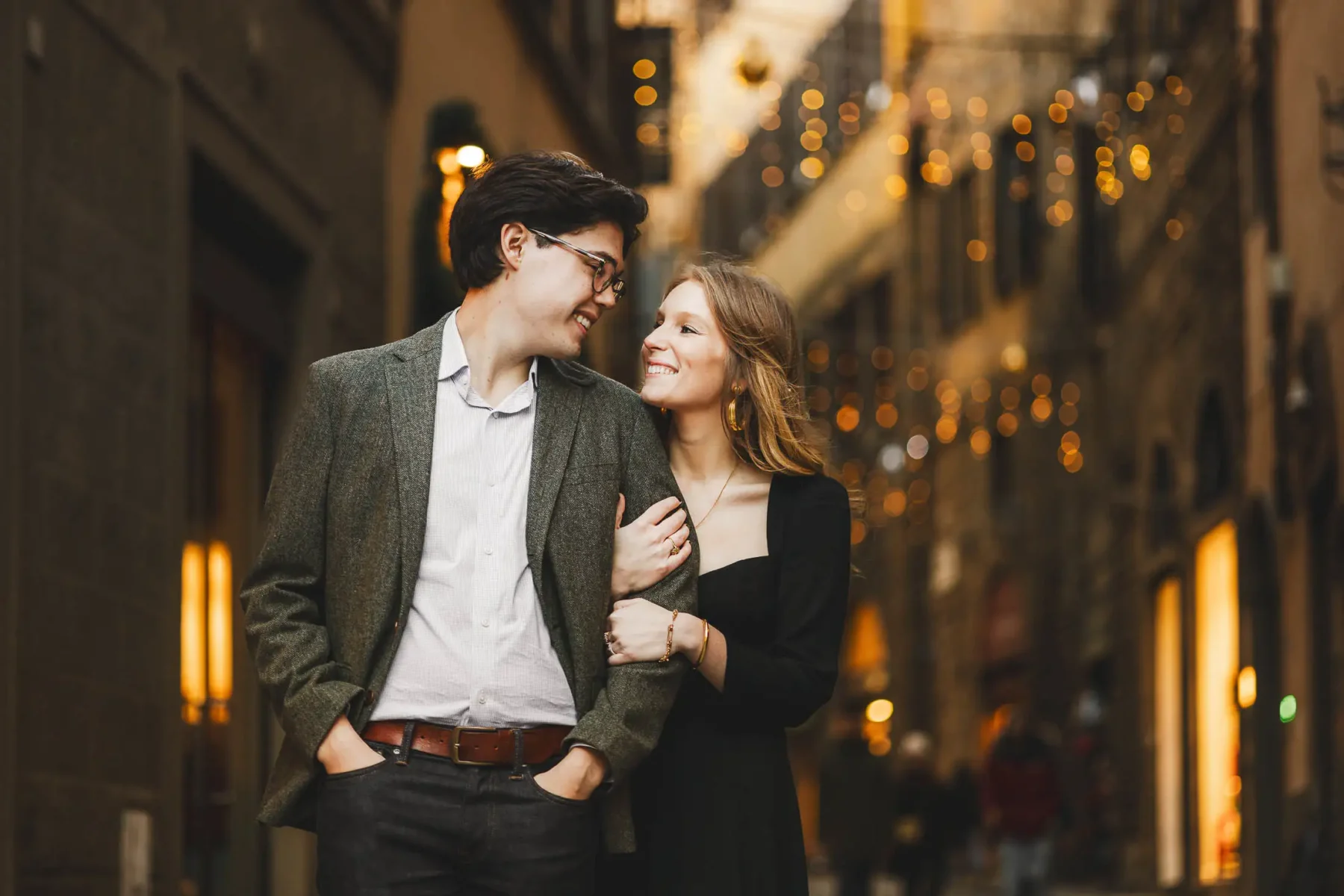 Christmas in Florence, a romantic winter couple pre-wedding photoshoot