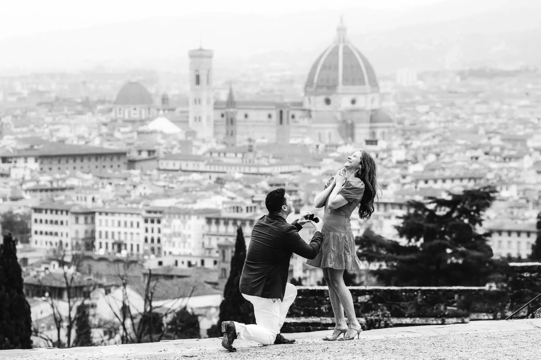 Unforgettable secret marriage proposal shoot in the most iconic panoramic spot of Florence