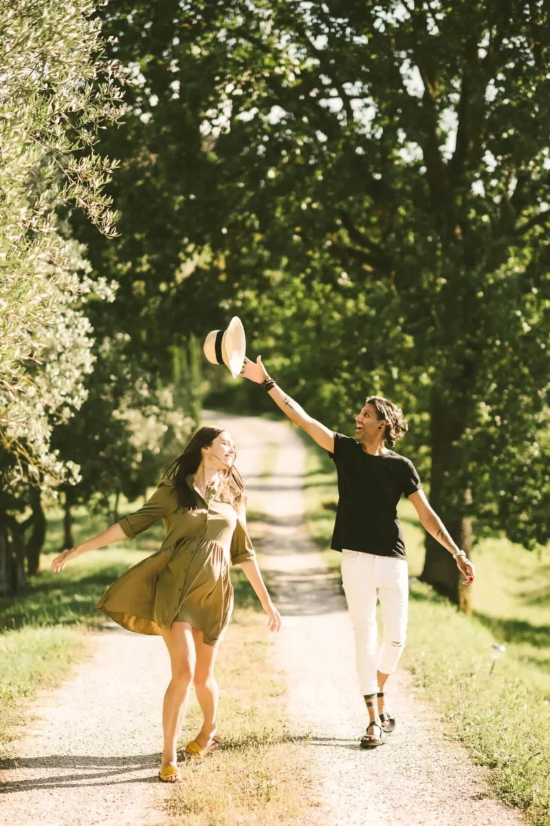 Seal your love with the best outdoor engagement photos in Tuscany