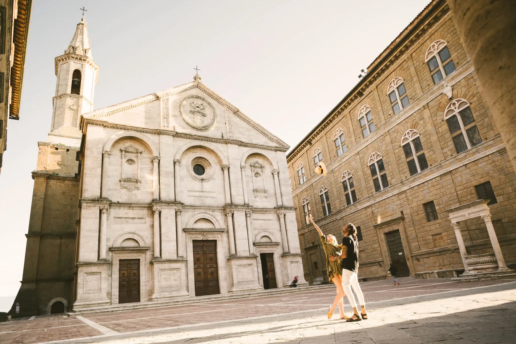 Genia and Dharmender’s outdoor engagement photos in Pienza