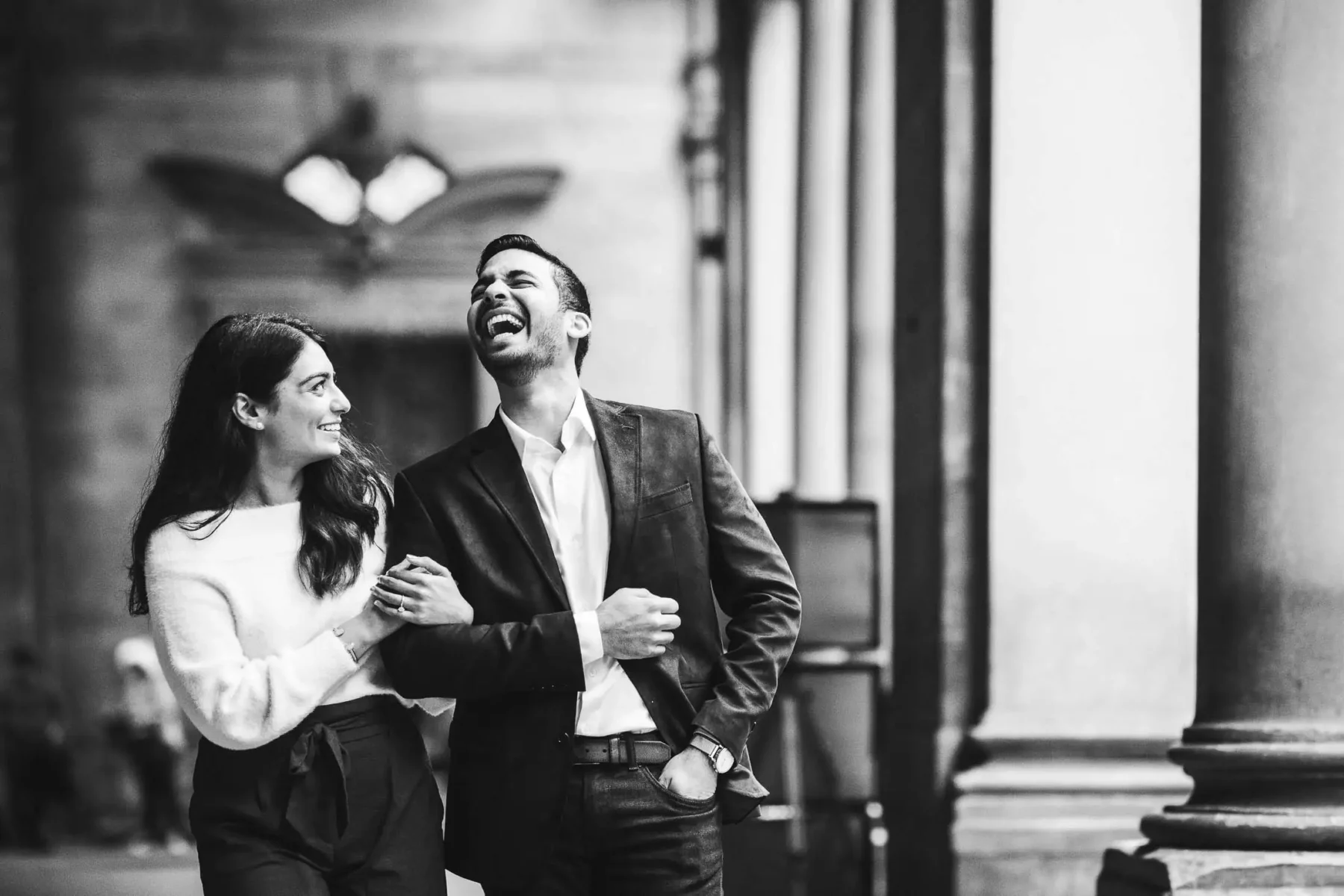 Winter engagement pre wedding photo shoot in Florence. Have the whole city to yourself and don't be afraid if rain comes down