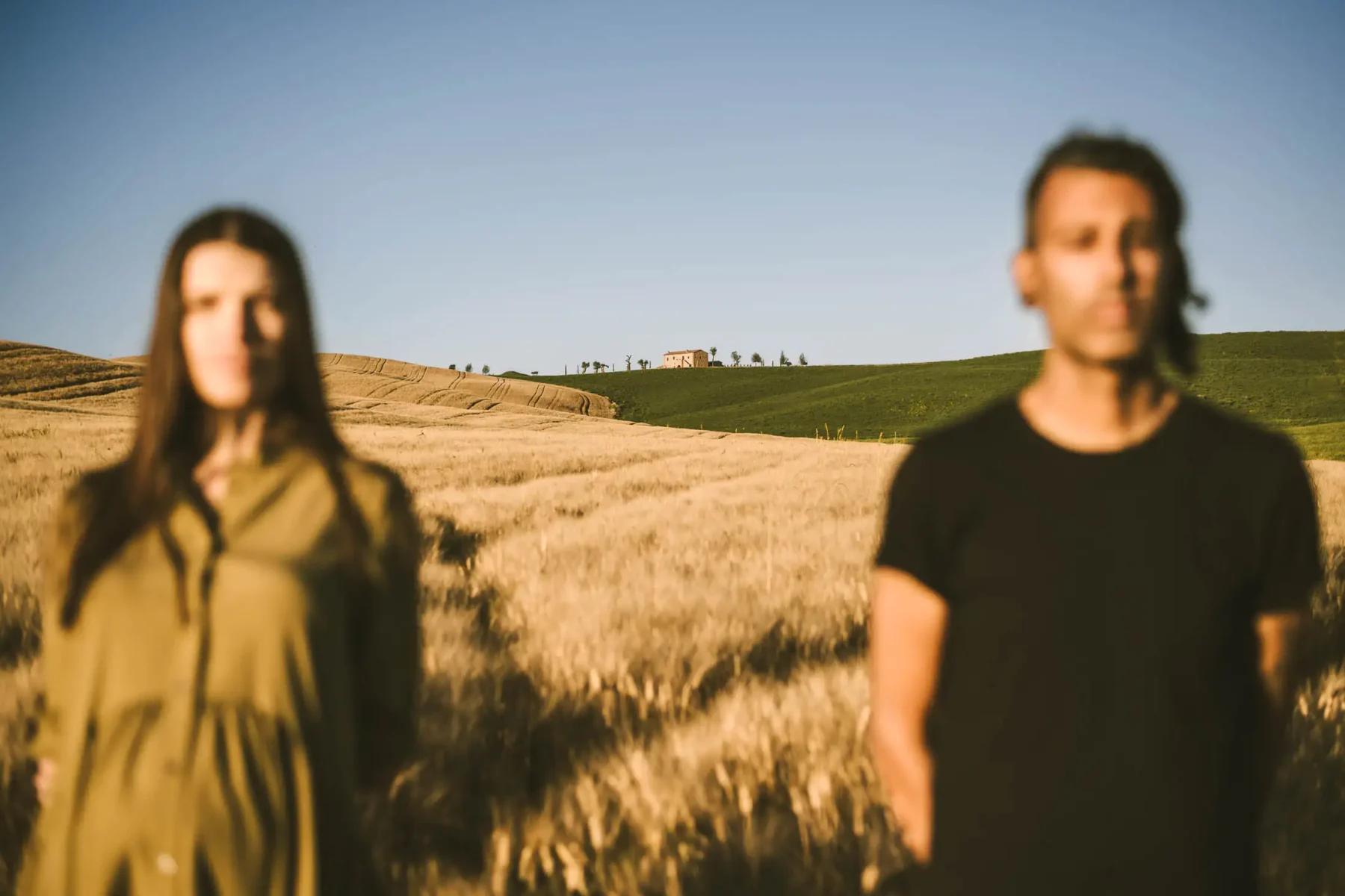 Seal your love with the best outdoor engagement photos in Tuscany
