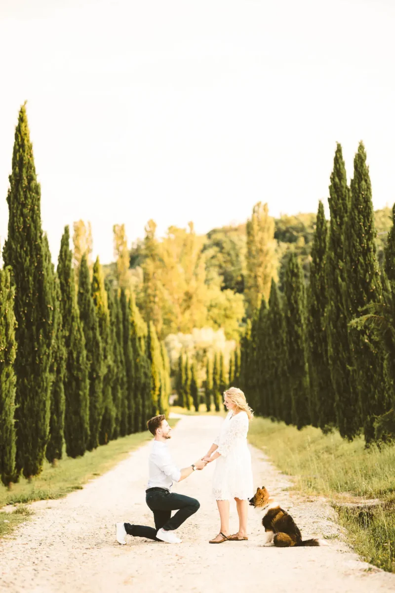Proposal photoshoot in Tuscany with a pet, with a double surprise! This is the story of a man who wanted to surprise his fiancée, and ended up being surprised himself!
