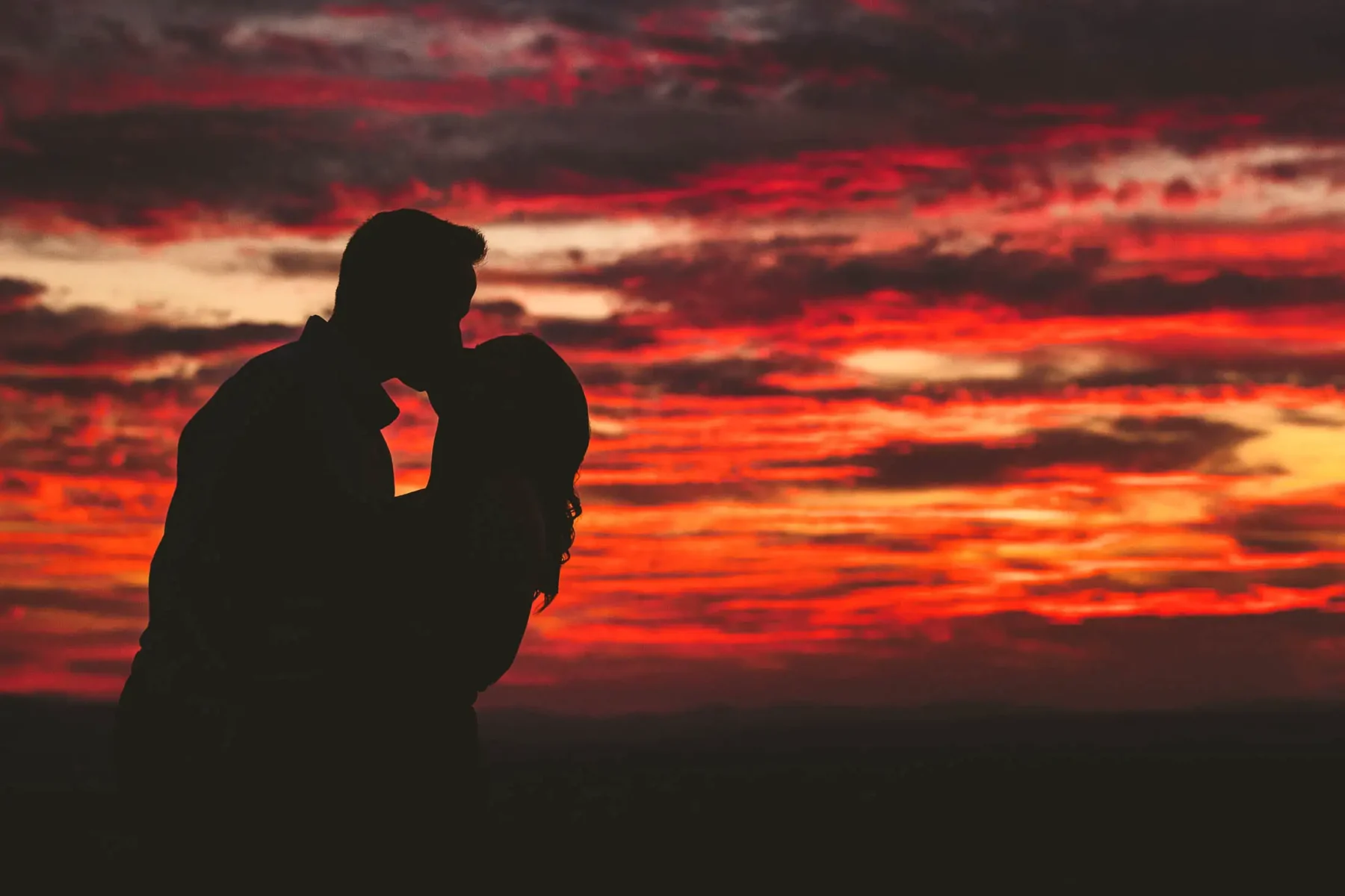 Incredible sunset in Spello for this lovely pre-wedding engagement photo session in Umbria