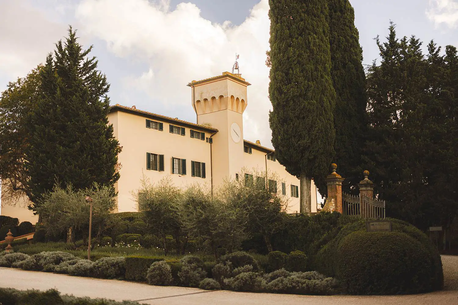Surprise proposal photo shoot at Castello del Nero, one of the most elegant and iconic luxury resorts in the Chianti countryside