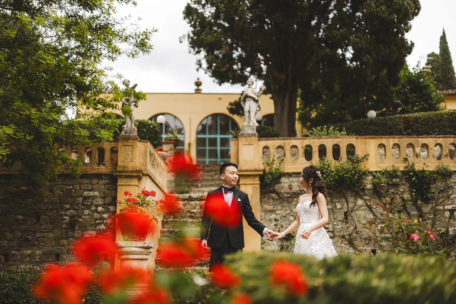 Elegant bride and groom pre-wedding photos at Italian garden of Villa Agape