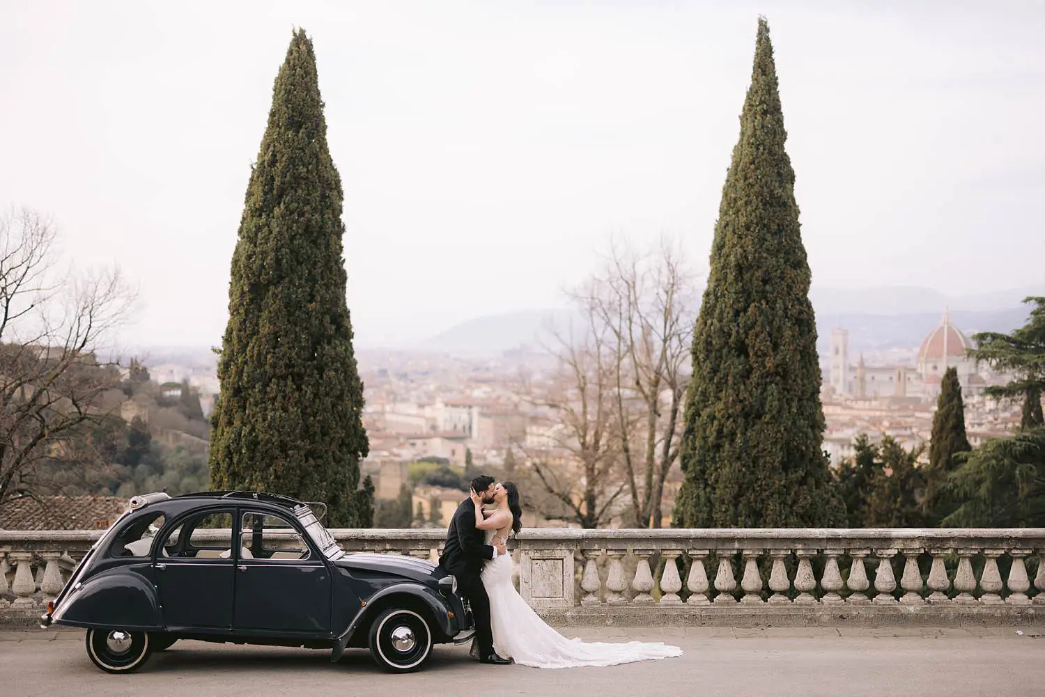 Elegant bride and groom elopement photo shoot in Florence iconic panoramic location