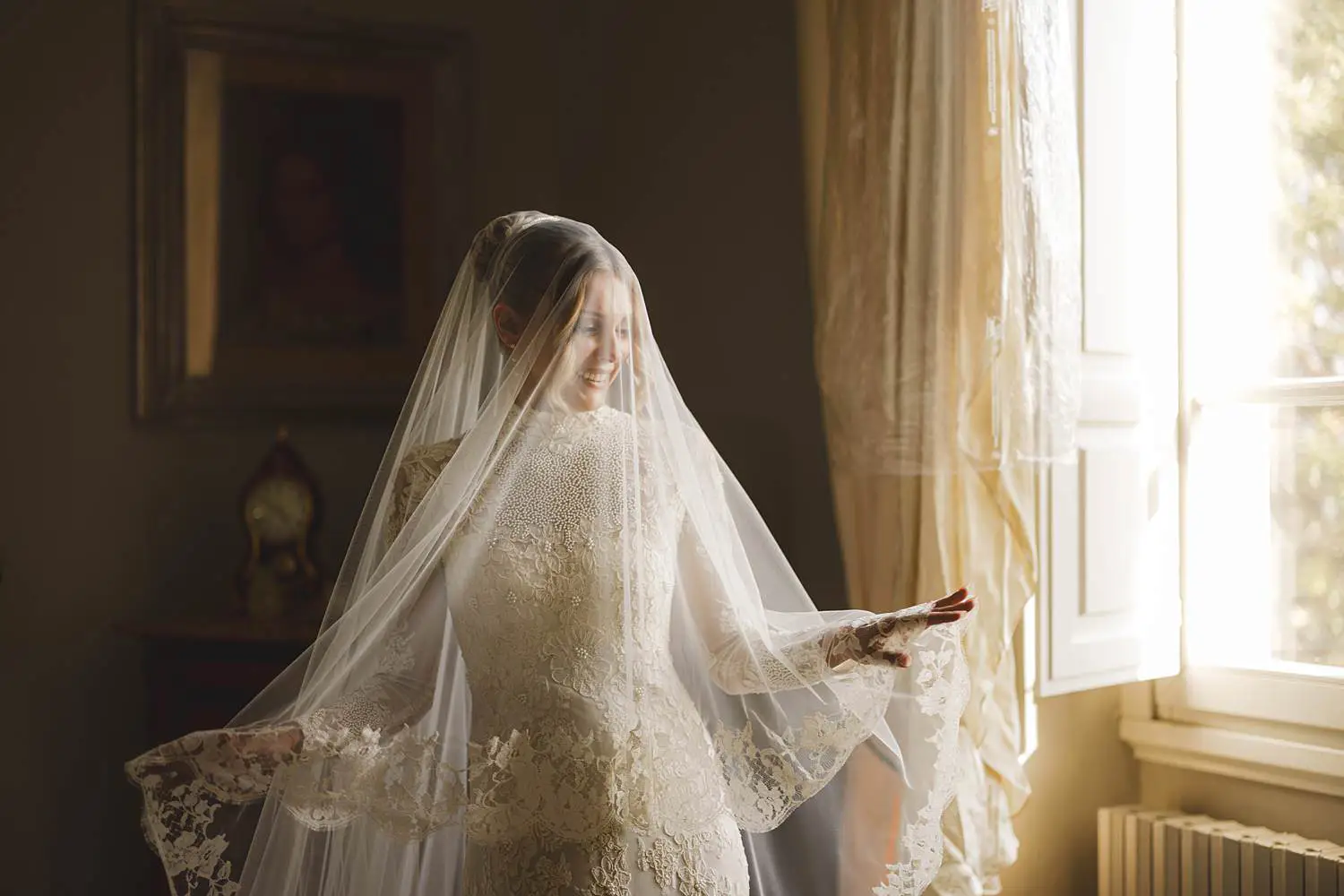 Elegant and beautiful bride ready to walks the aisle at Villa Belvedere in Loro Ciuffenna