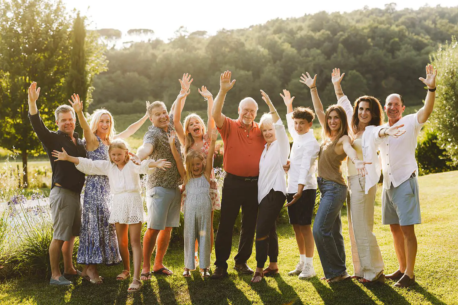 An extended family photoshoot in Mugello at La Querce dei Medici