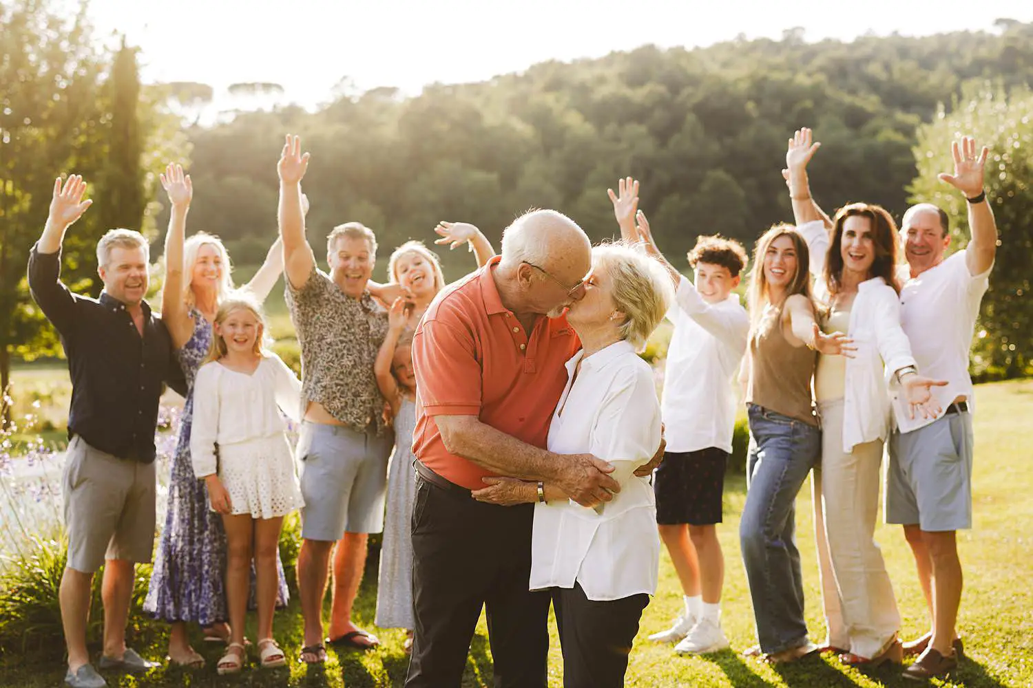 An extended family photoshoot in Mugello at La Querce dei Medici