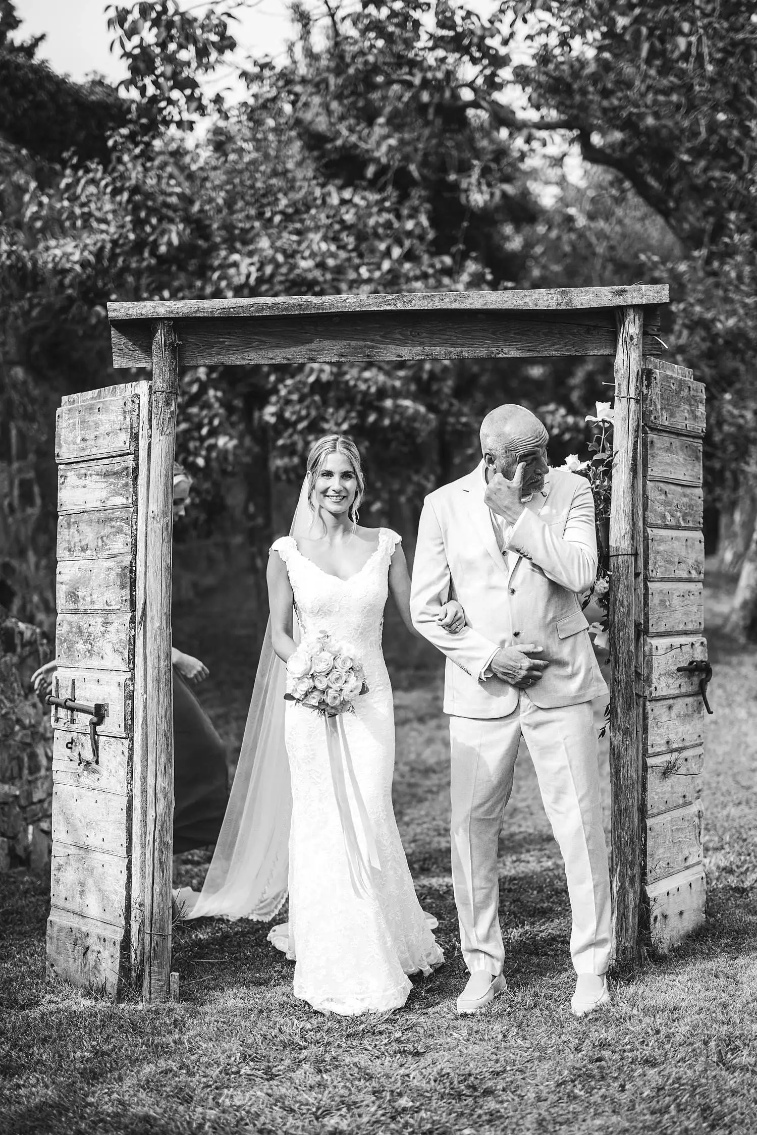 Emotional and spontaneous documentary wedding photography at Quercia al Poggio wedding in Chianti