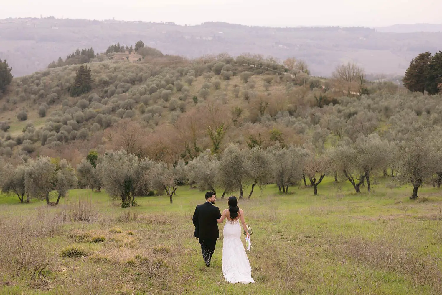 An unforgettable Tuscany elopement experience in the Chianti countryside