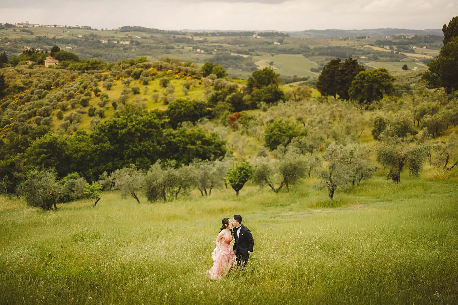 Romantic and timeless pre-wedding couple shoot in the Chianti countryside