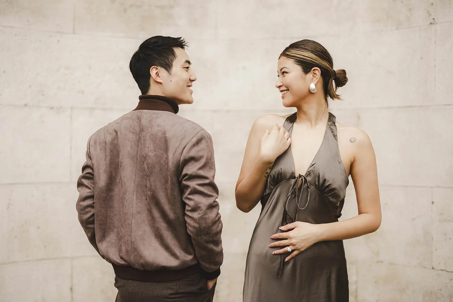 Exciting and lovely couple photo shoot in Florence under soft light