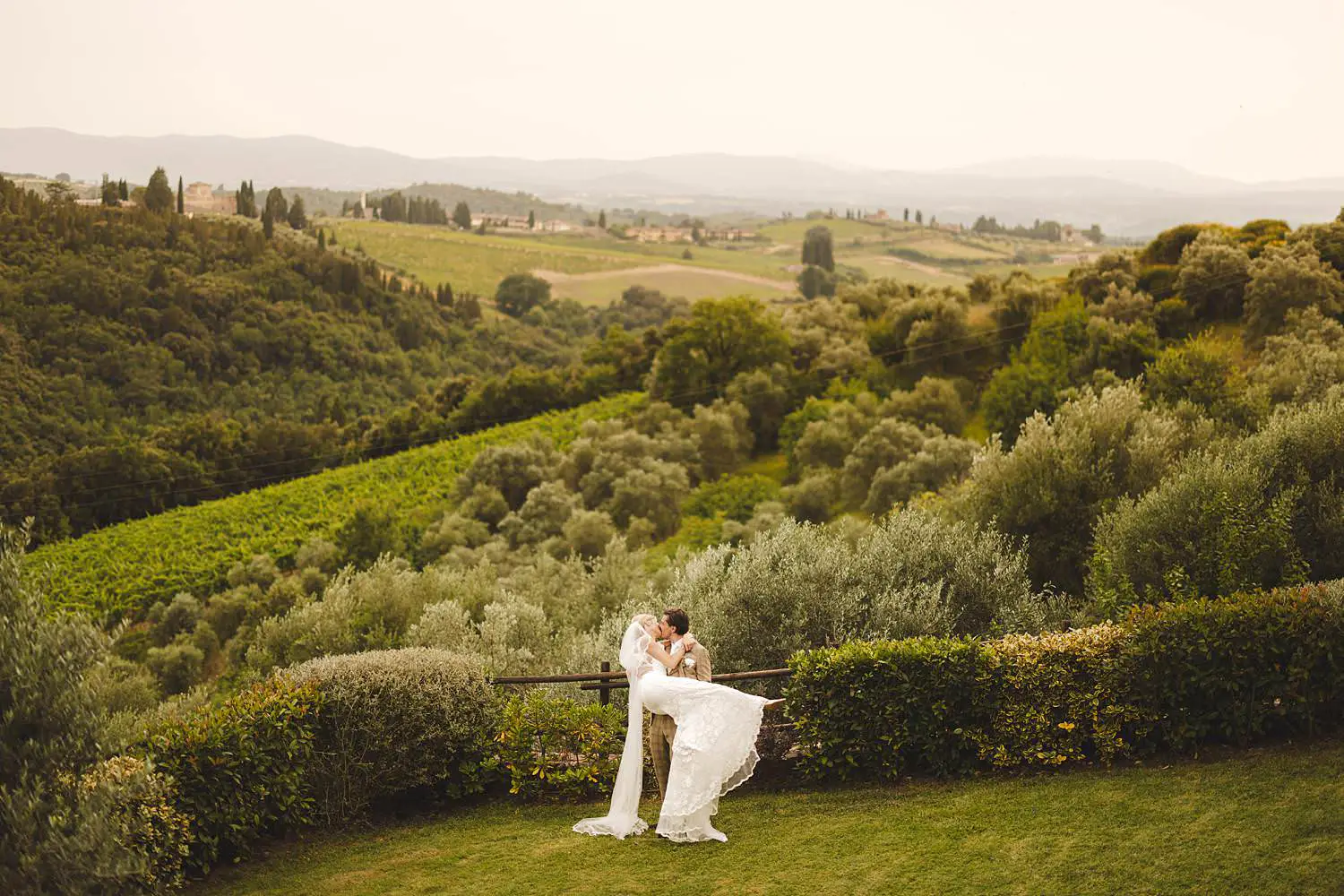 Romantic Wedding at Fattoria Quercia al Poggio, Chianti