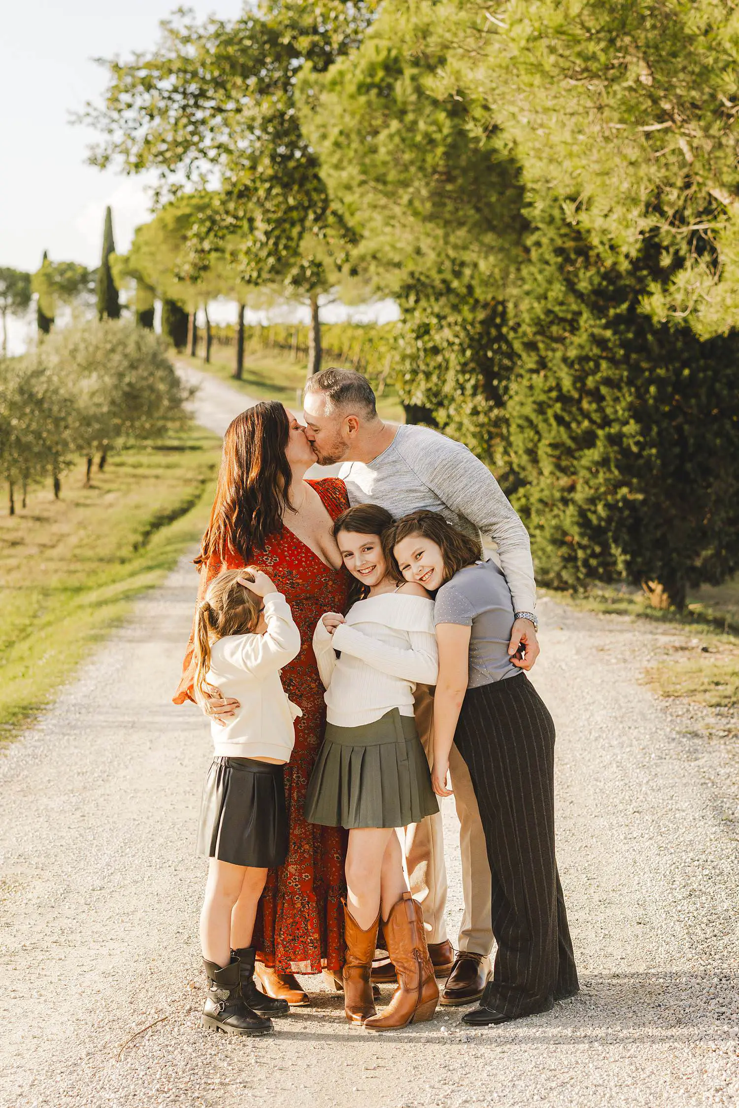 Candid and spontaneous family photographer in Tuscany countryside near Siena and Val d’Orcia